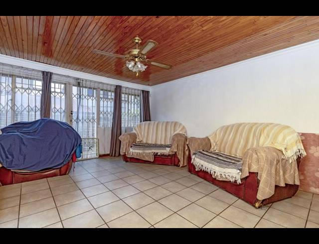 2 BEDROOM SIMPLEX FOR SALE IN EDLEEN